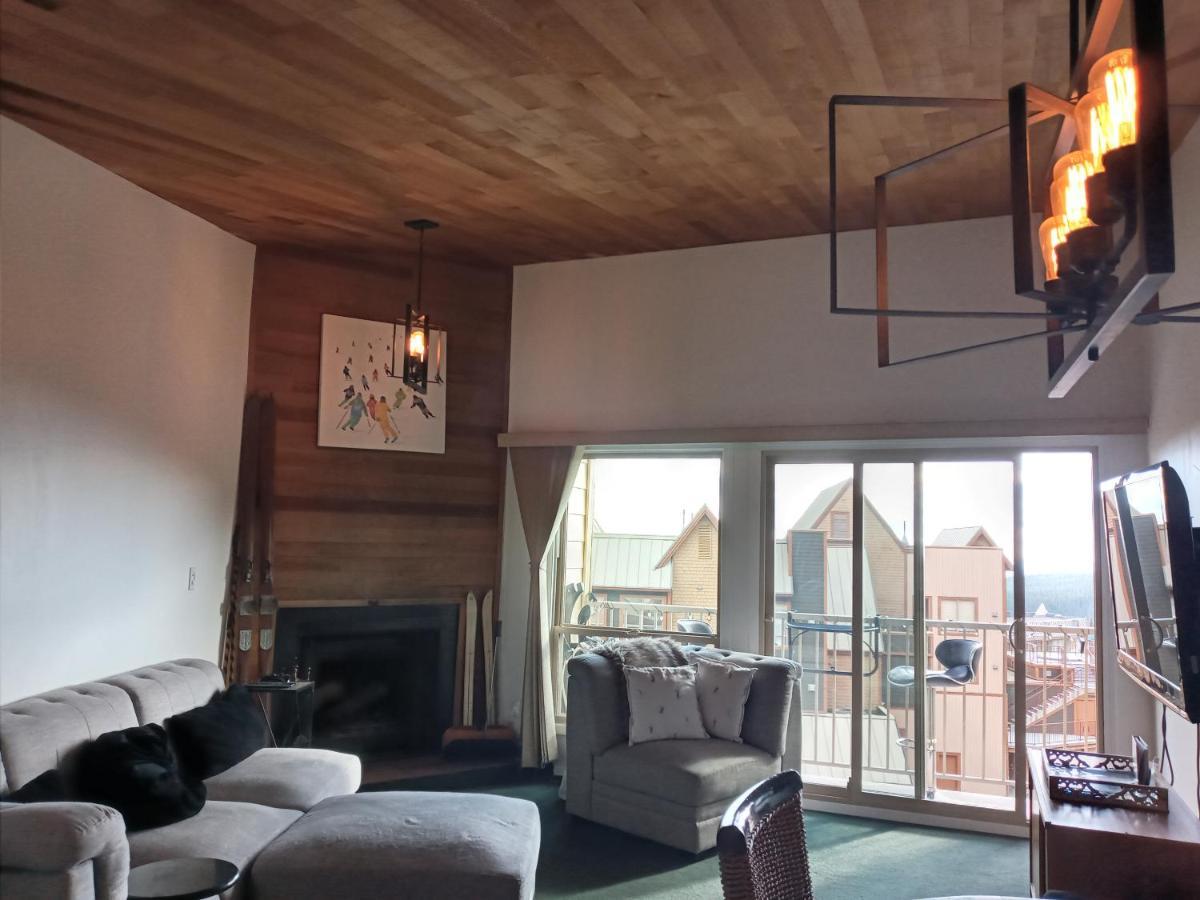 Village Center 2 Bedroom Condo Big White 외부 사진
