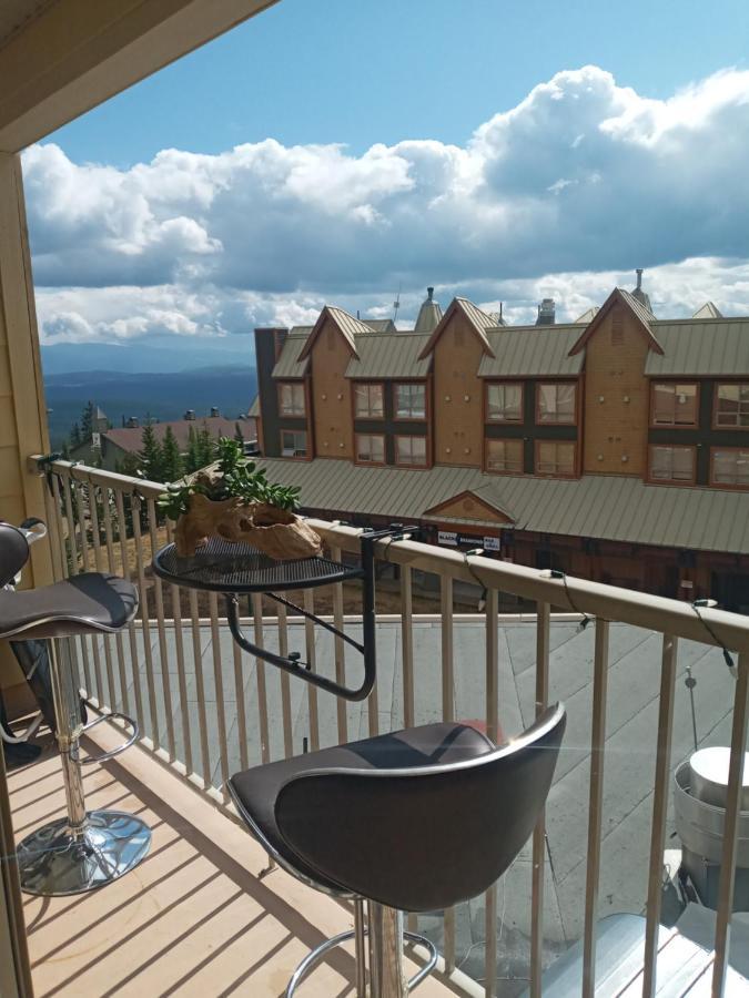 Village Center 2 Bedroom Condo Big White 외부 사진