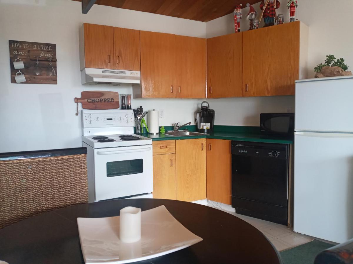 Village Center 2 Bedroom Condo Big White 외부 사진