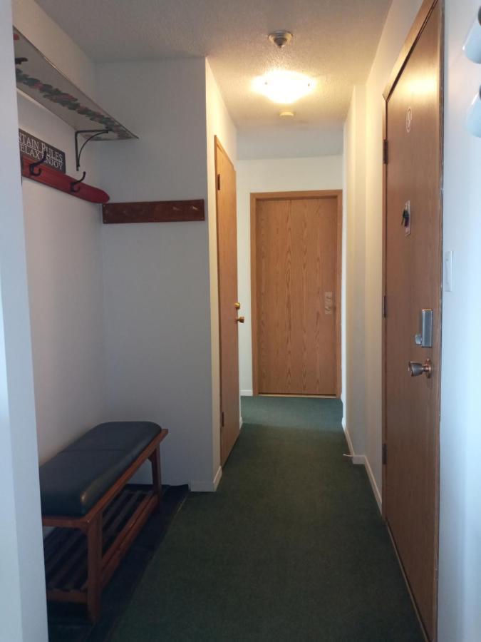 Village Center 2 Bedroom Condo Big White 외부 사진